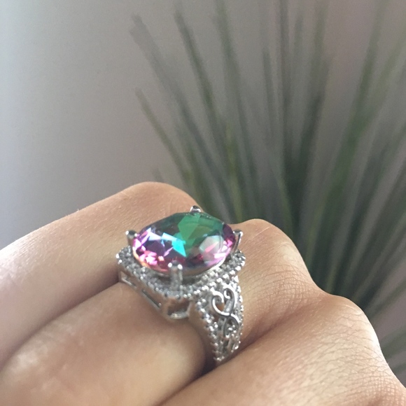 Rainbow Oval 925 Sterling Silver Stunning Ring - Picture 3 of 5